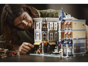 LEGO® Creator Expert 10255 Градски площад